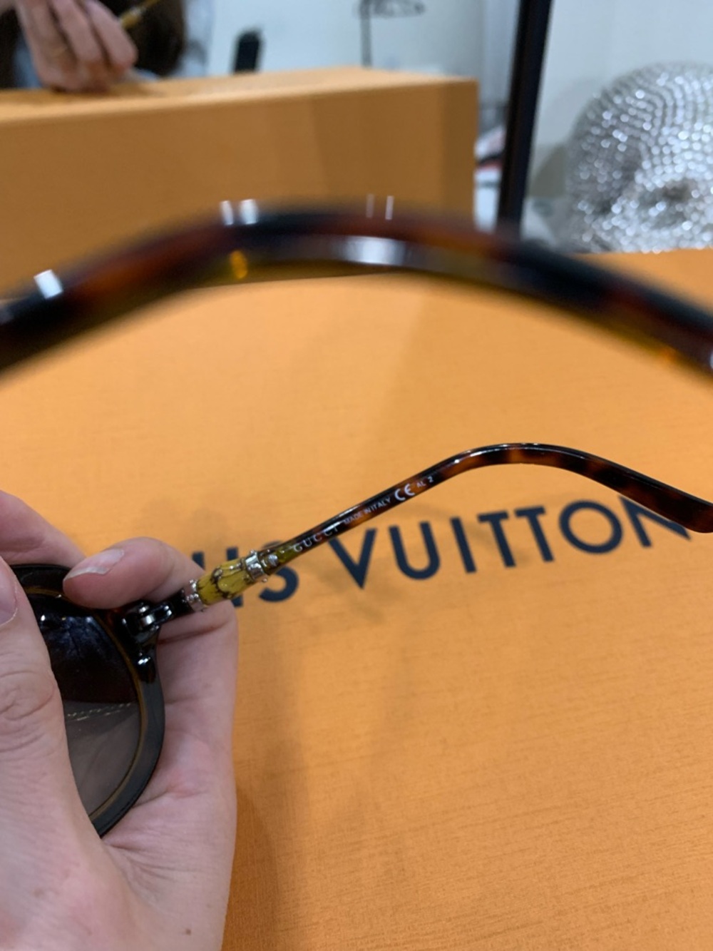 Gucci Women's Tortoiseshell Brown Gradient Oversized Sunglasses - Picture 4 of 6